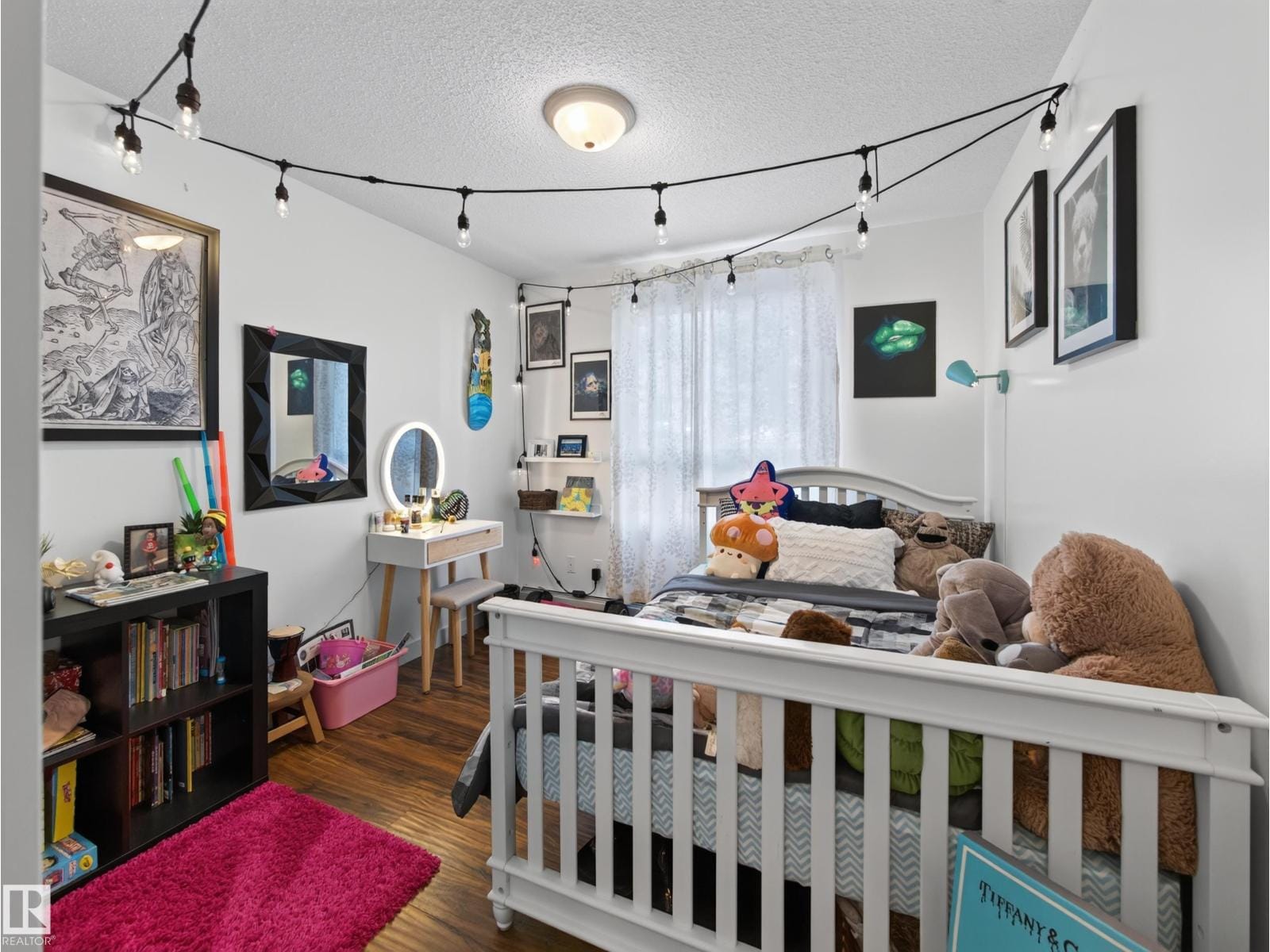 Second bedroom with window and closet
