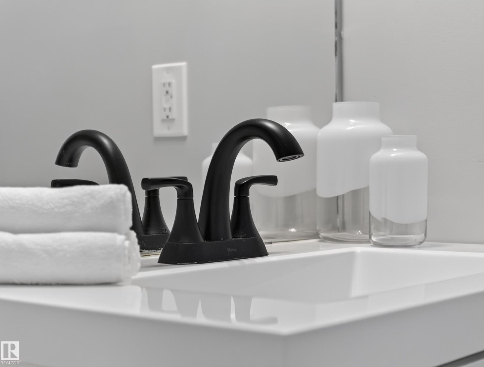 Updated vanity faucet detail
