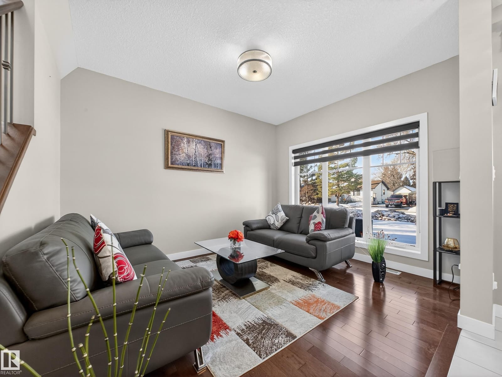 Front sitting room with window seating